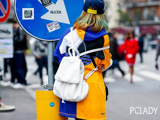 挑一款心水的雙肩包 趁著時(shí)光正好出去浪吧