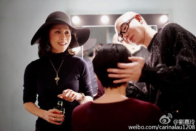 劉嘉玲暖心應(yīng)援王菲 劉嘉玲暖心應(yīng)援王菲