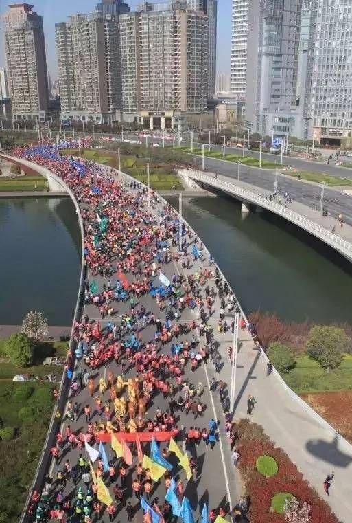 鳴槍開炮，奔跑吧，寶貝！