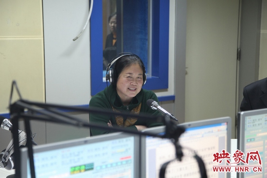 河南省工商局黨組書記、局長周春艷做客信息廣播