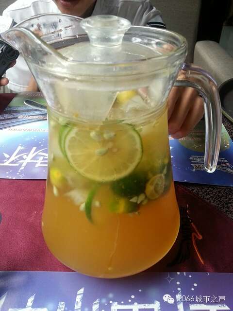 金桔青檸汁。唇齒留香！