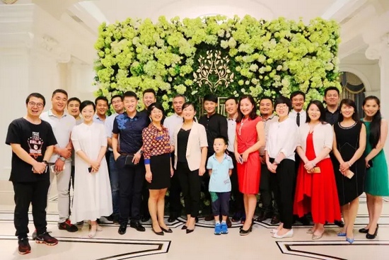 期待的時候，總是很長，相聚的時候，總是很短。