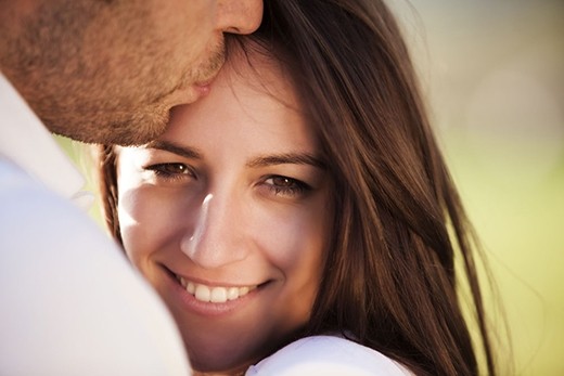 妻子漂亮，丈夫相貌平平