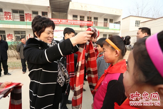 河南電臺音樂廣播魅力881的志愿者走進(jìn)濮陽市臺前縣徐嶺東村小學(xué)