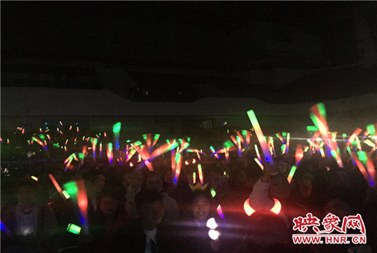 當晚現(xiàn)場約2500個座位全場爆滿，還有全國各地歌迷會趕來的歌迷們。