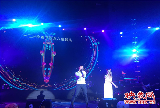 丁當現(xiàn)場分享了她的代表曲目，《猜不透》全場大合唱，歌手嚴爵充分展現(xiàn)創(chuàng)作型歌手的特點。