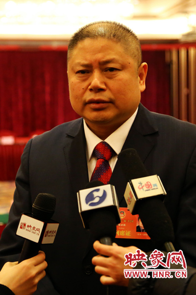 全國(guó)政協(xié)委員，河南弘昌集團(tuán)、信陽(yáng)毛尖集團(tuán)董事長(zhǎng)陳世強(qiáng)