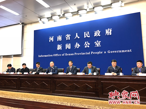 新聞發(fā)布會(huì)現(xiàn)場(chǎng) 新聞發(fā)布會(huì)現(xiàn)場(chǎng)