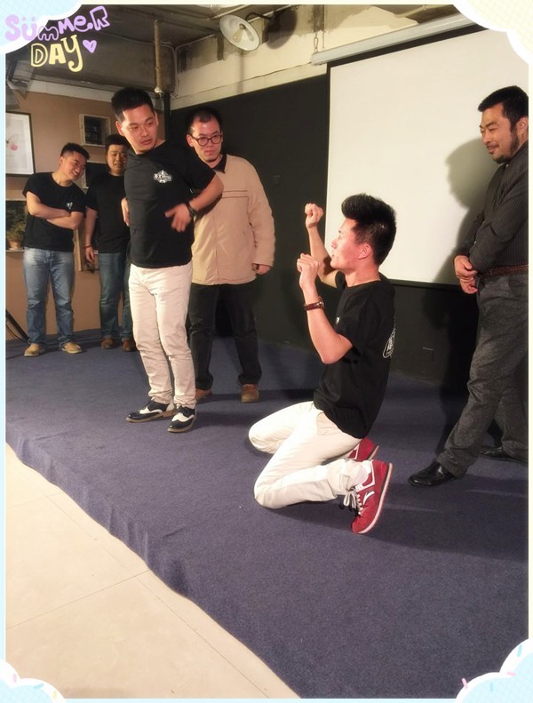 難度增加，連動(dòng)作都由觀眾設(shè)定~行軍打仗中，路飛是有多怕死？