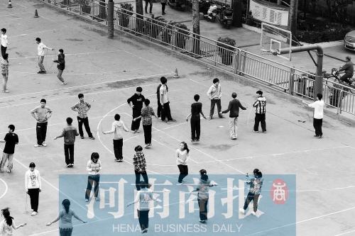 有學(xué)校擔(dān)心，個(gè)人進(jìn)校園鍛煉，安全隱患大
