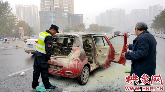 被燒的電動(dòng)車(chē) 被燒的電動(dòng)車(chē)