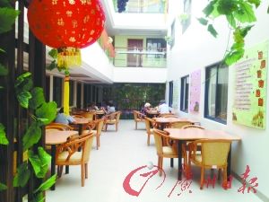 某酒店式養(yǎng)老院的開放餐廳。羅樺琳/圖