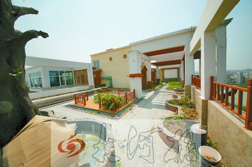 “空中花園”的假樹、水車、小橋都已經(jīng)被拆除