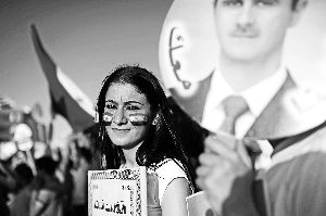 1日，土耳其民眾游行支持巴沙爾政權(quán)。新華社發(fā)