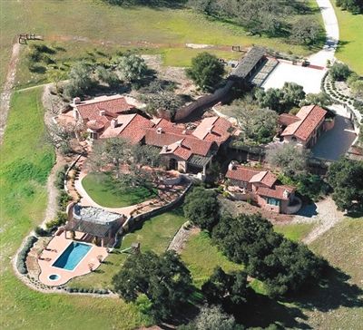 據(jù)稱這就是鄧文迪與布萊爾私會的“默多克牧場”。