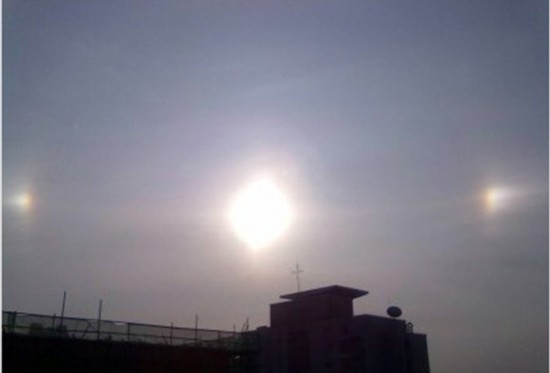 上?，F(xiàn)“3個太陽”