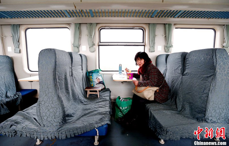 春運回程列車僅5名乘客 春運回程列車僅5名乘客