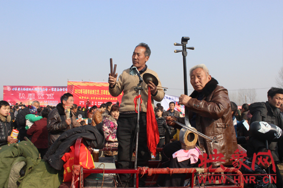 寶豐馬街書會(huì)獲世界紀(jì)錄認(rèn)證  民間藝人相聚“斗藝”