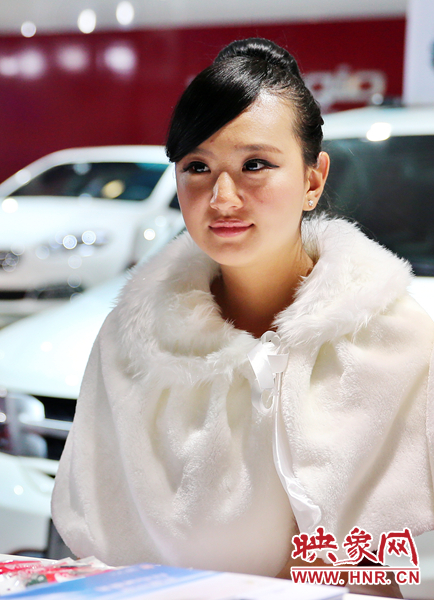 前臺(tái)服務(wù)員也很吸引眼球