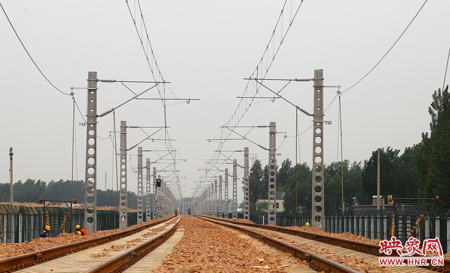 上午11點左右，移軌完成