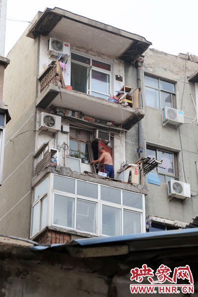 據(jù)了解，該棟房屋建造于1986年，距今已經(jīng)30年。