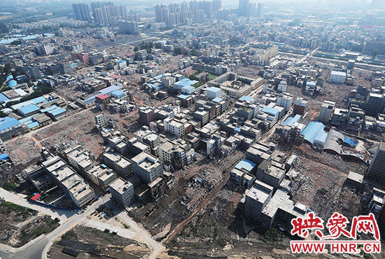 震驚！航拍鄭州城中村拆遷 宛如“地震災(zāi)區(qū)”
