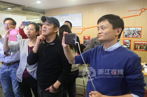李連杰現(xiàn)身阿里巴巴，助陣雙十一。