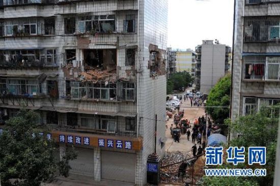 　6月9日在云南楚雄市拍攝的被炸毀的房屋。 新華社發(fā)