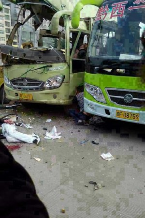 爆炸現(xiàn)場(chǎng)。圖片來自網(wǎng)絡(luò)