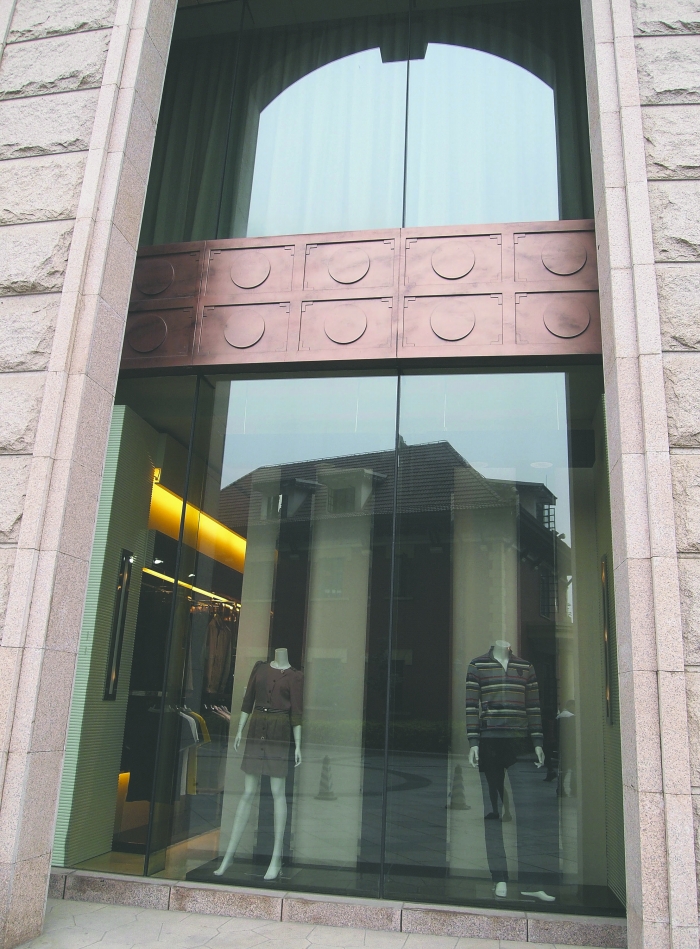 成都新東方千禧大酒店內(nèi)，曾銷售假冒LV產(chǎn)品的店鋪