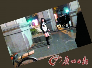 黑衣女掙脫跑掉。