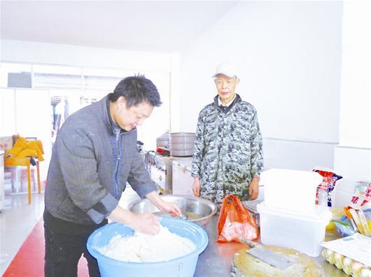 湖北古稀老人58歲白手創(chuàng)業(yè) 靠賣魚(yú)丸賺百萬(wàn)身家