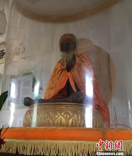 河南高僧圓寂17年肉身不腐官方稱沒(méi)用藥物處理