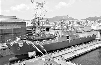 9月11日，韓國(guó)釜山，韓國(guó)海軍新一代登陸艦“天王峰”號(hào)舉行了下水儀式。