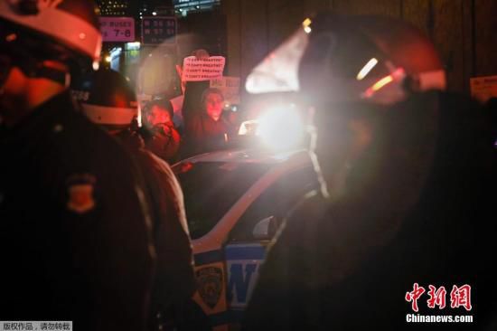 美國多地爆發(fā)抗議活動 為非裔小販尋公平正義