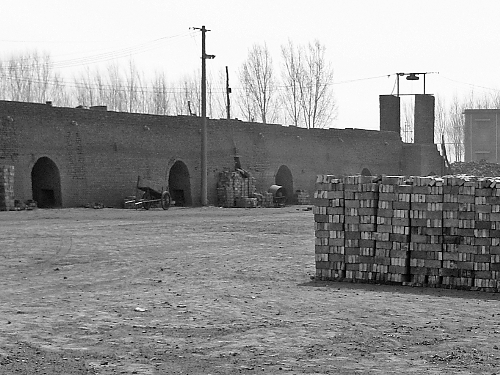 東張巨村的磚窯廠。