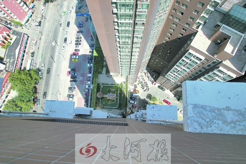 空中花園有水池有假山，還養(yǎng)有鴿子