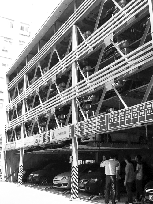 　鄭州新建的28座立體車庫，多數(shù)沒有規(guī)劃許可證
