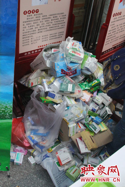 兌換點負責人表示，一整天兌換的過期藥有這樣的七八倍