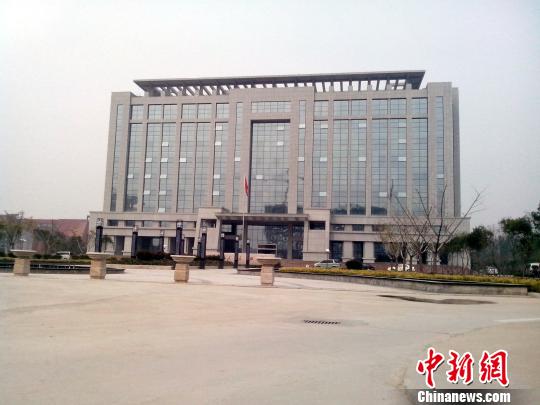 河南一貧困縣豪華辦公樓扎堆學校宿舍如“難民營”