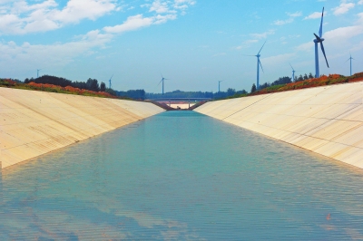 圖為已經(jīng)竣工的南水北調(diào)中線工程方城段。