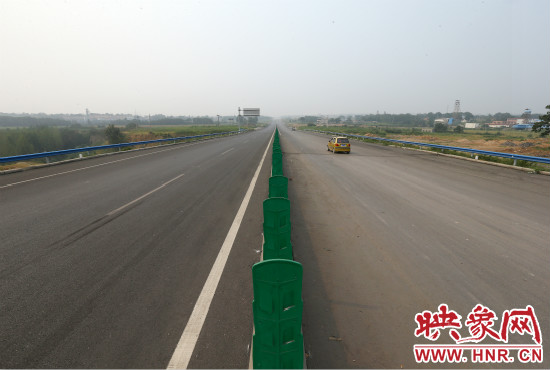 10條都市區(qū)快速路的開通，使市民出行更方便