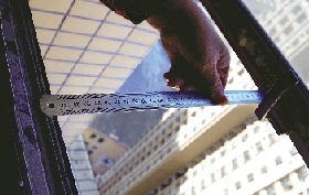 鄭州小區(qū)再發(fā)墜樓事件 一個多月2名兒童墜亡