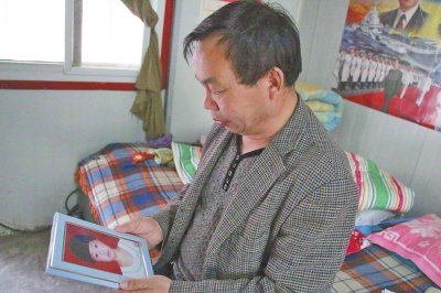 每次想起自己3歲小孫女的無辜離世，老高都深深地悔恨自己交友不慎