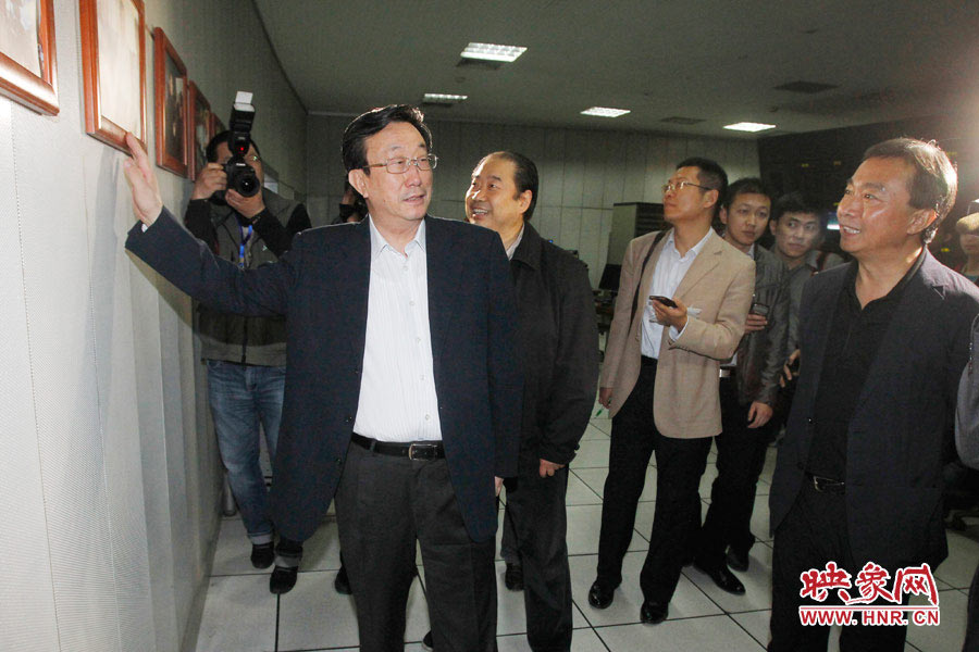 河南省委書記、省人大常委會(huì)主任郭庚茂視察河南人民廣播電臺(tái) 映象網(wǎng)記者邵恰 段晉哲/攝