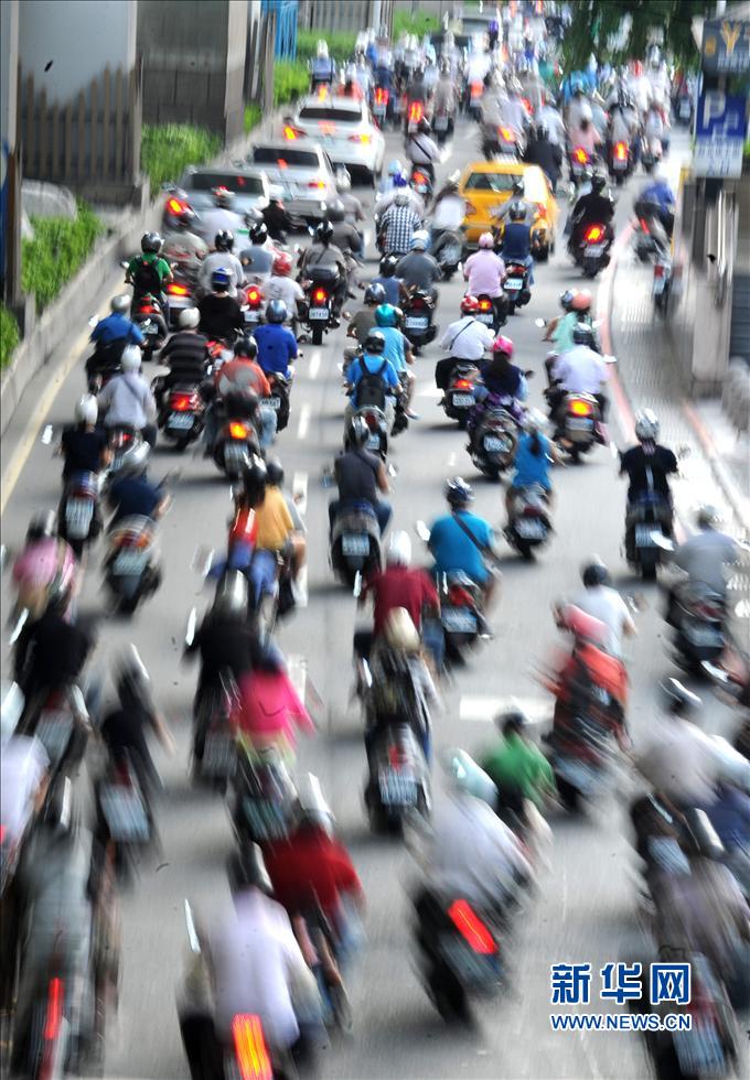 臺(tái)北“機(jī)車”掠影