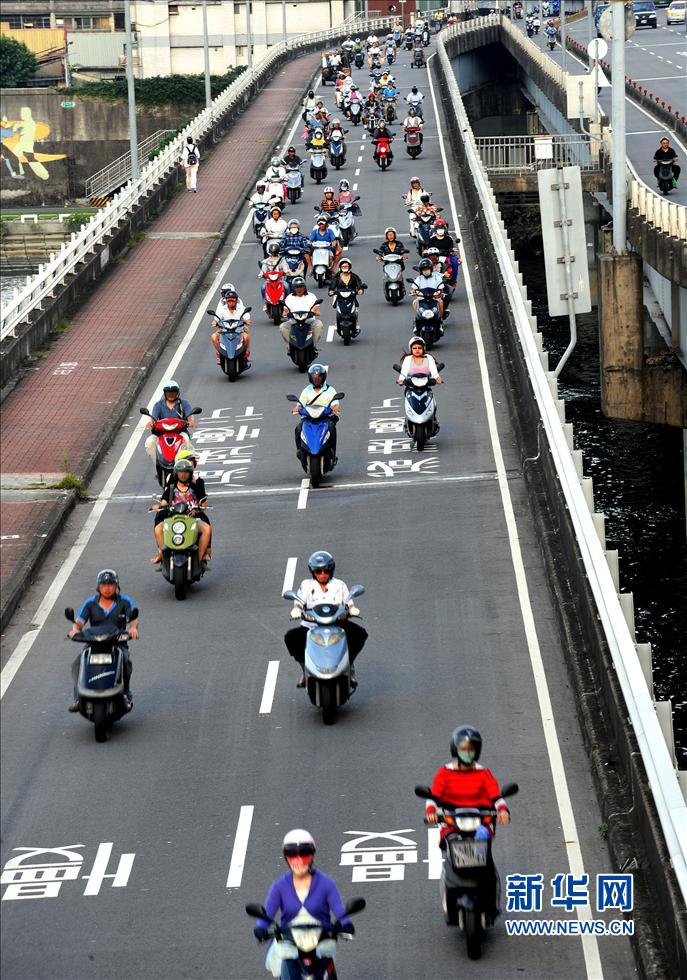 臺(tái)北“機(jī)車”掠影