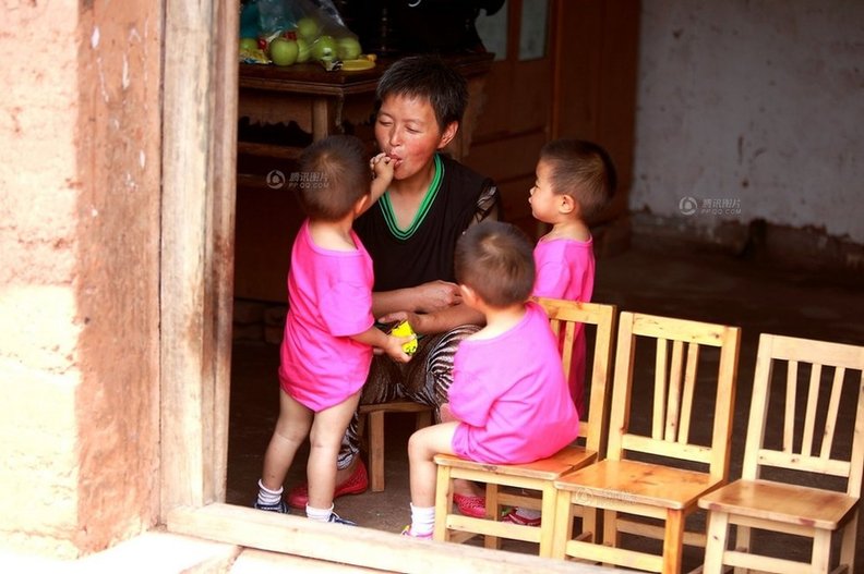 高齡產(chǎn)婦和她的三個(gè)娃