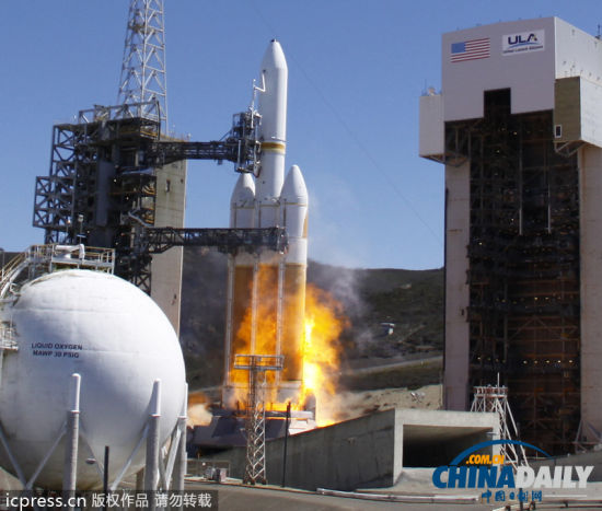 地時間2013年8月28日,在美國加州范登堡空軍基地,美國最大的“德爾塔IV”型重型火箭發(fā)射升空,將一顆機密間諜衛(wèi)星送入太空。