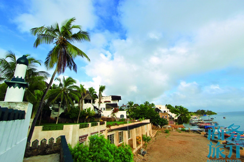 海風(fēng)椰影里的拉姆島。